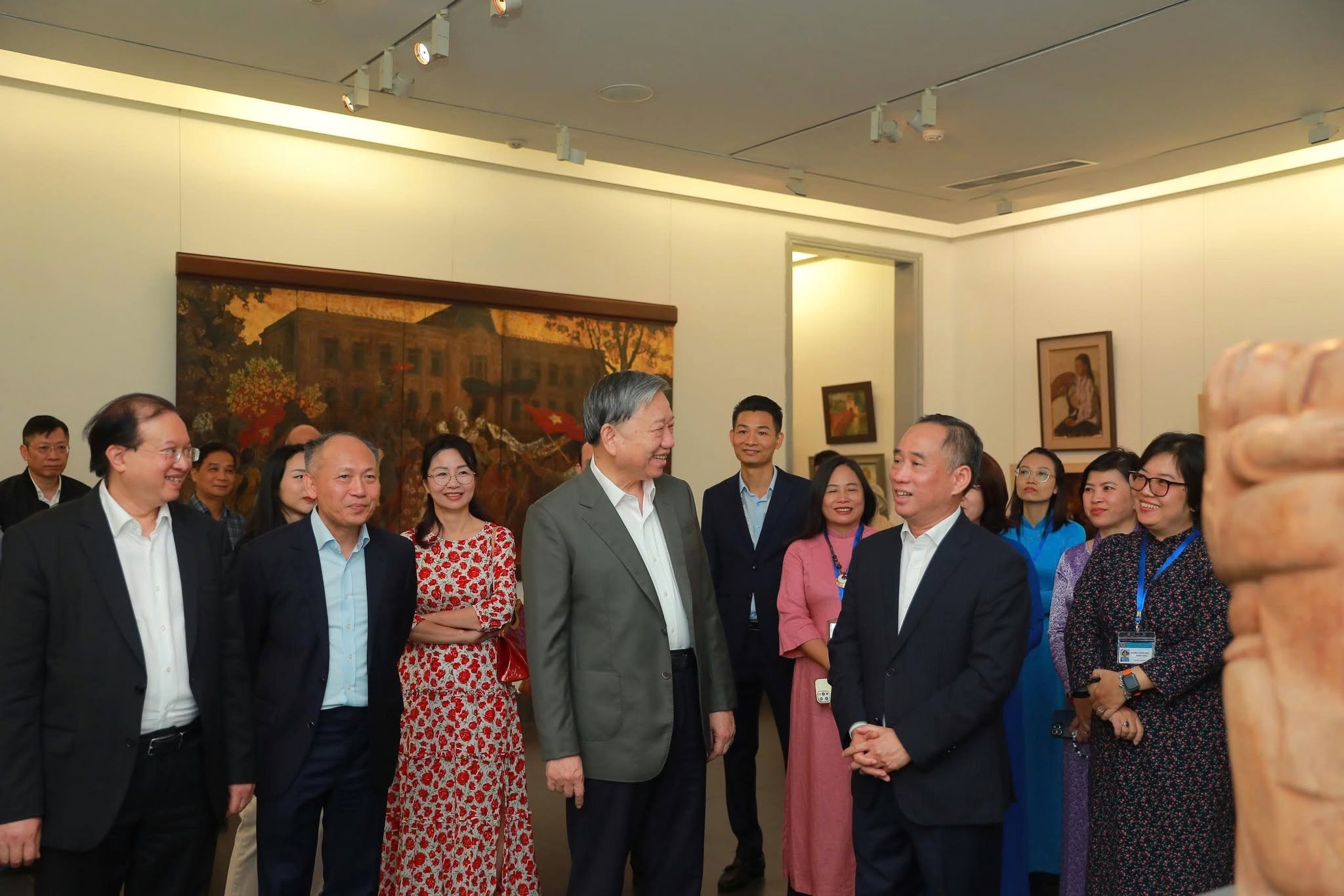 Triển lãm "100 năm mỹ thuật hiện đại Việt Nam" và Sách "Hồ Chí Minh trong nghệ thuật tạo hình" - 9