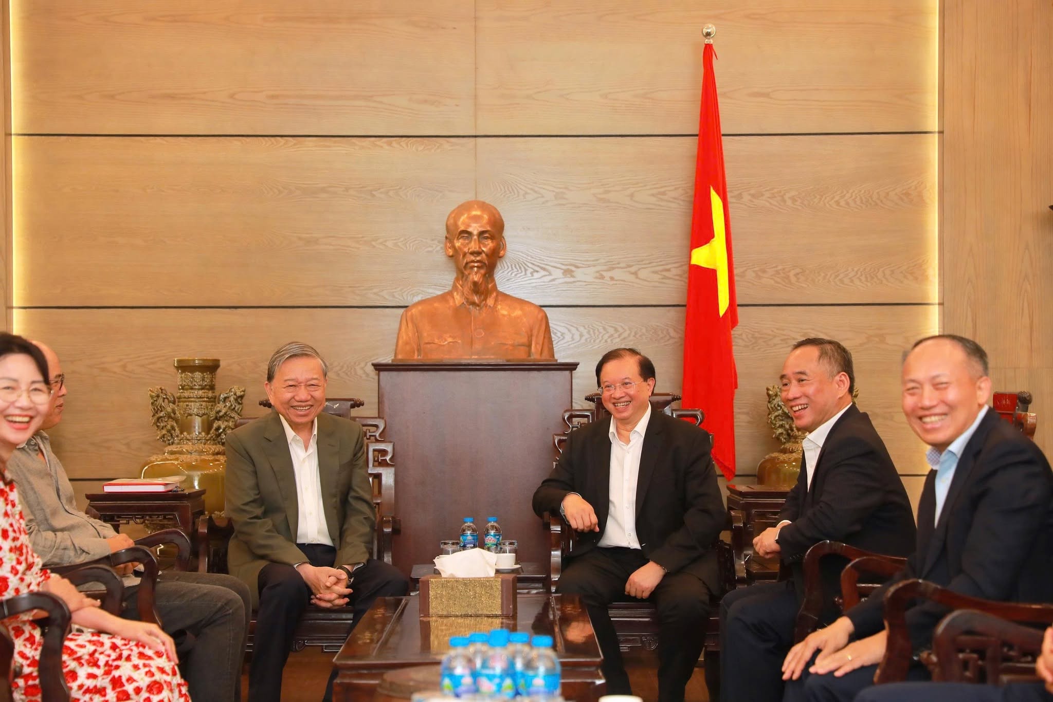 Triển lãm "100 năm mỹ thuật hiện đại Việt Nam" và Sách "Hồ Chí Minh trong nghệ thuật tạo hình" - 11